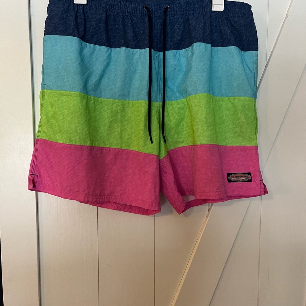 Vineyard Vines Colorful Striped Swim Shorts-XXL-perfect for vacation! 🏝️🐠🤿